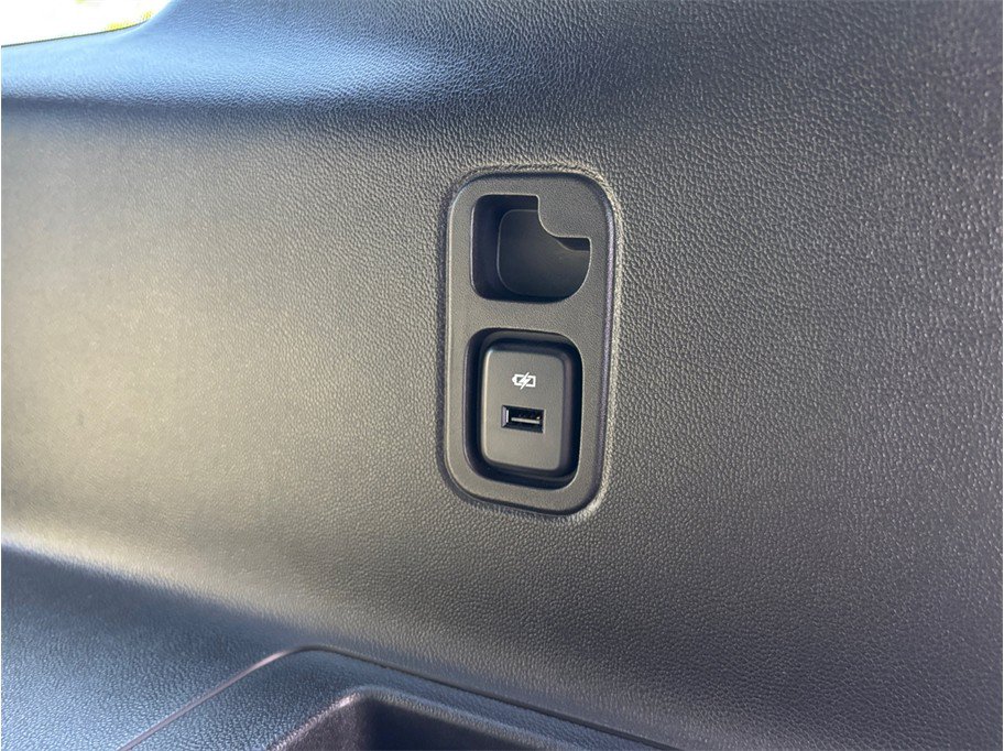 Used 2023 Chevrolet Traverse LS FWD image 38