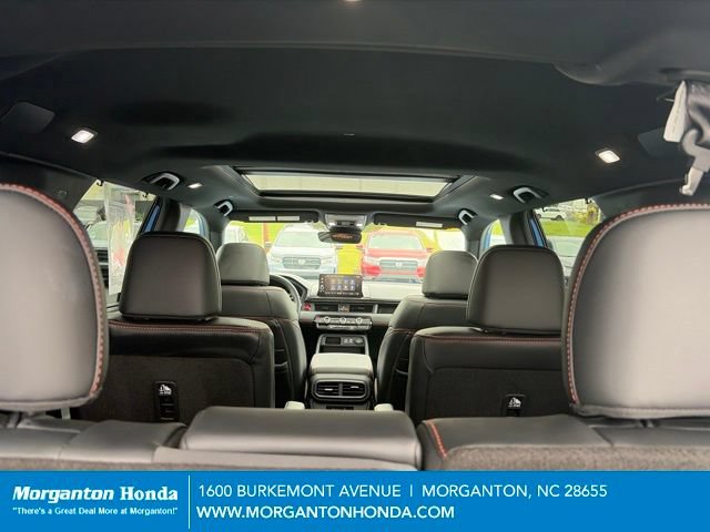 Used 2025 Honda Pilot TrailSport image 33