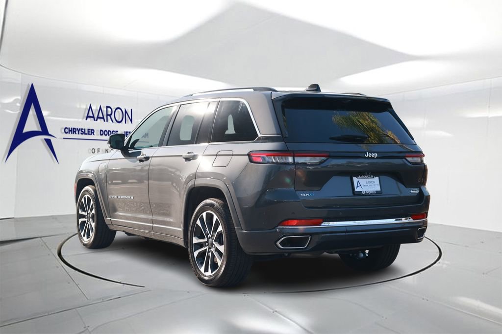 Used 2023 Jeep Grand Cherokee Overland w/ Advanced Protech Group III AWD/4WD image 2