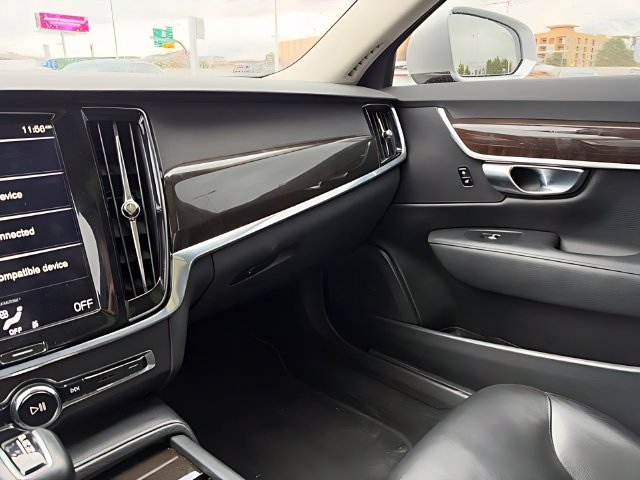 Used 2018 Volvo S90 T5 Momentum w/ Convenience Package FWD image 28