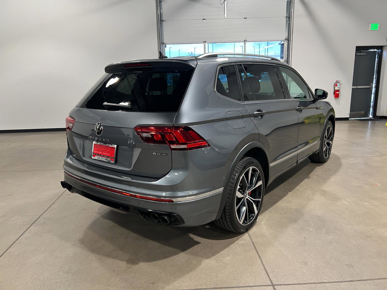 Used 2022 Volkswagen Tiguan SEL R-Line image 3