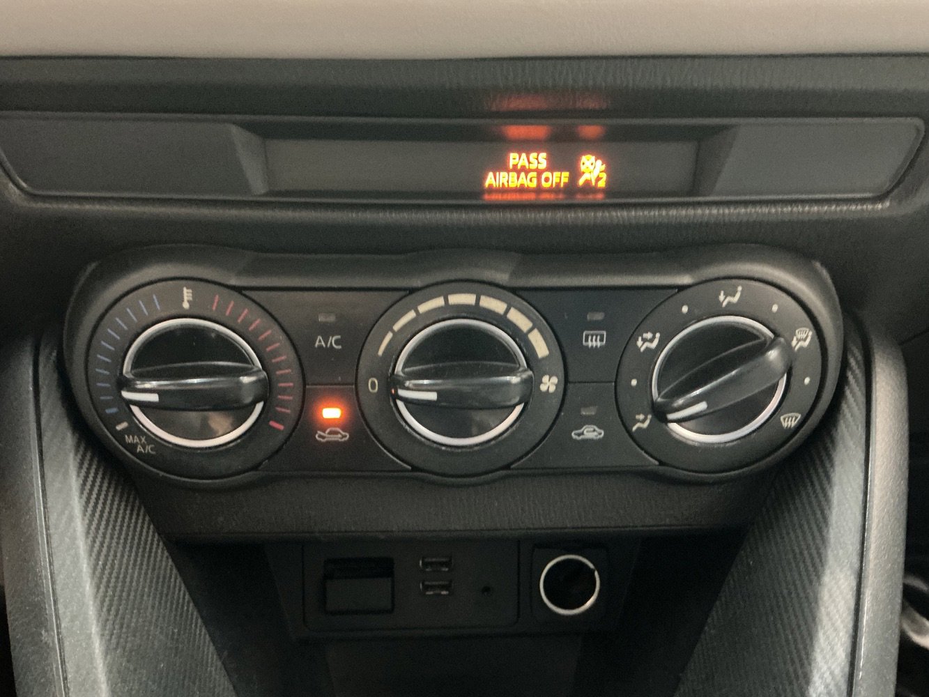Used 2019 Toyota Yaris LE FWD image 35