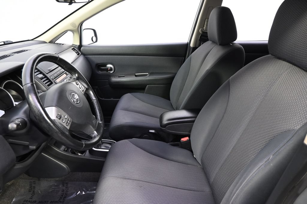 Used 2008 Nissan Versa Hatchback w/ Convenience Pkg FWD image 11