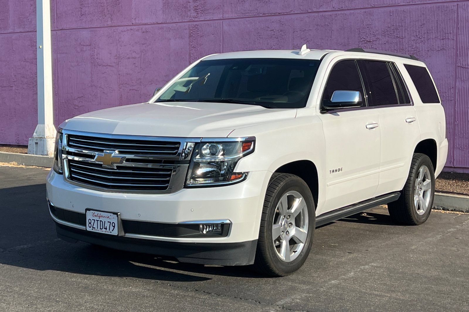Used 2020 Chevrolet Tahoe Premier w/ Premier 6.2L Value Package AWD/4WD image 2
