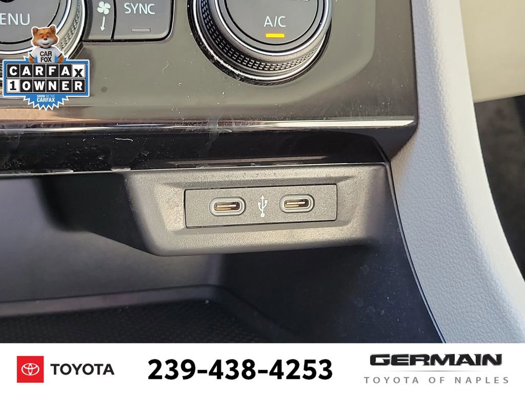 Used 2024 Volkswagen Jetta SE FWD image 31