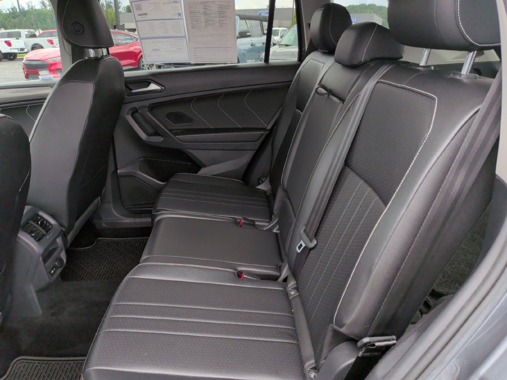 Used 2022 Volkswagen Tiguan SE AWD/4WD image 6