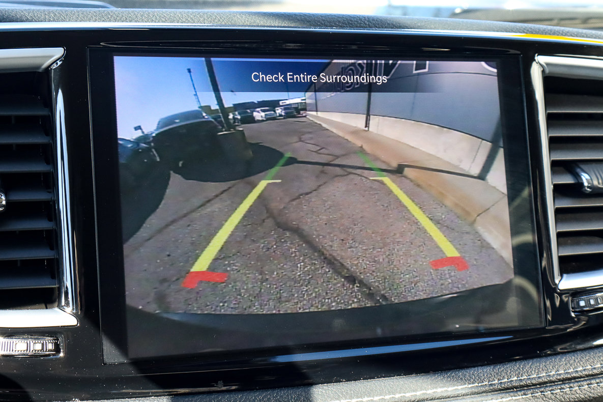 Used 2023 Chrysler Pacifica Limited image 12