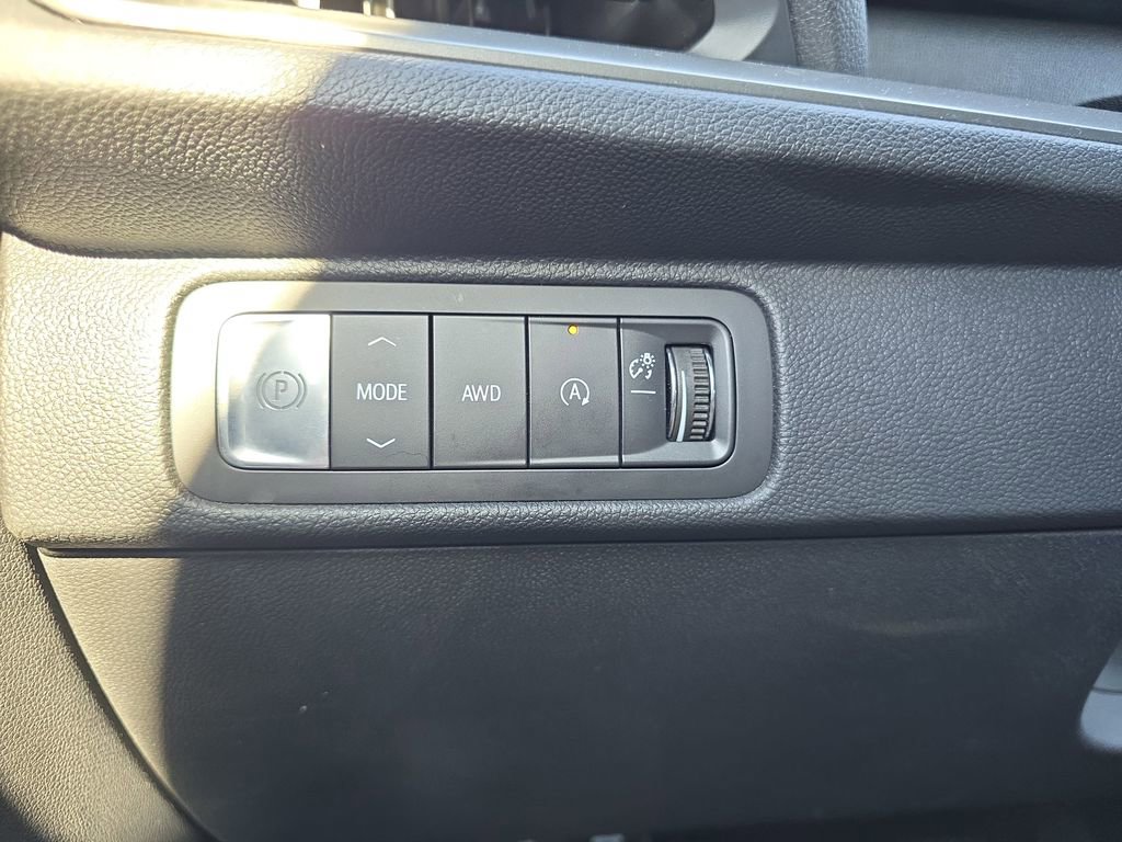 Used 2026 Chevrolet Traverse LT AWD/4WD image 27