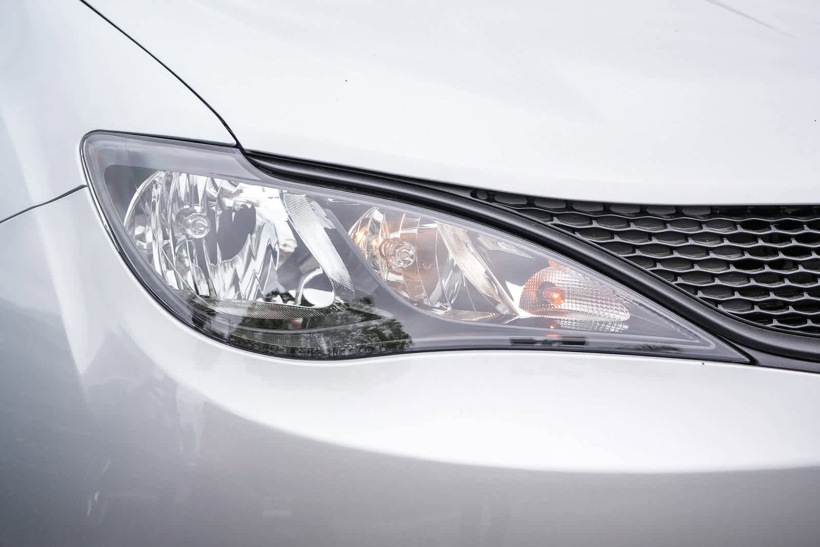 New 2026 Chrysler Voyager LX image 4
