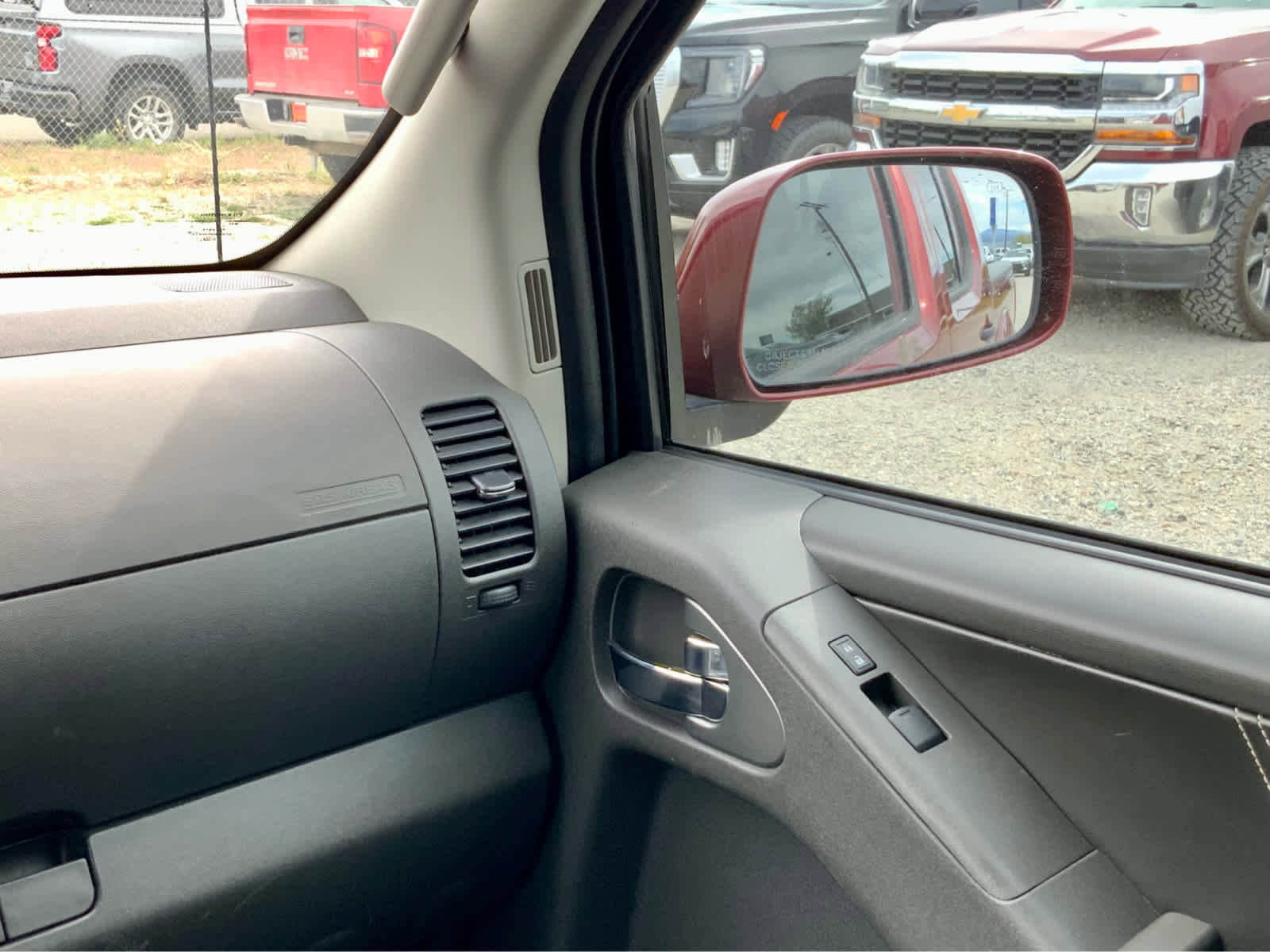 Used 2020 Nissan Frontier PRO-4X w/ Pro-4x Utility Package AWD/4WD image 33