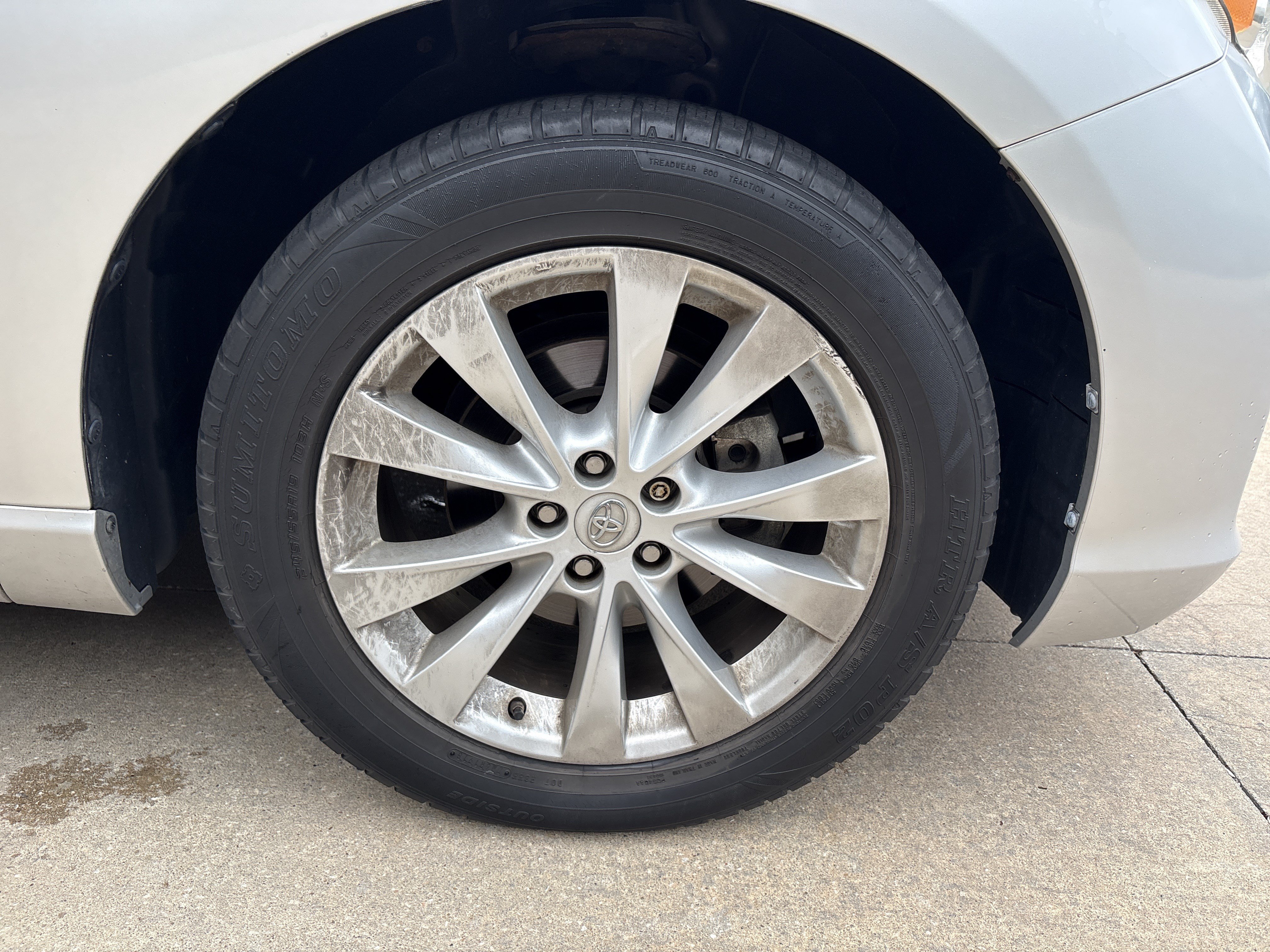 Used 2014 Toyota Venza LE FWD image 13