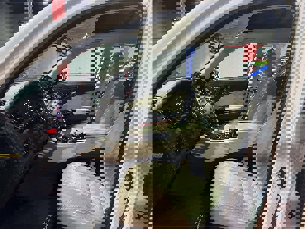 Used 2016 Kia K900 Luxury image 19