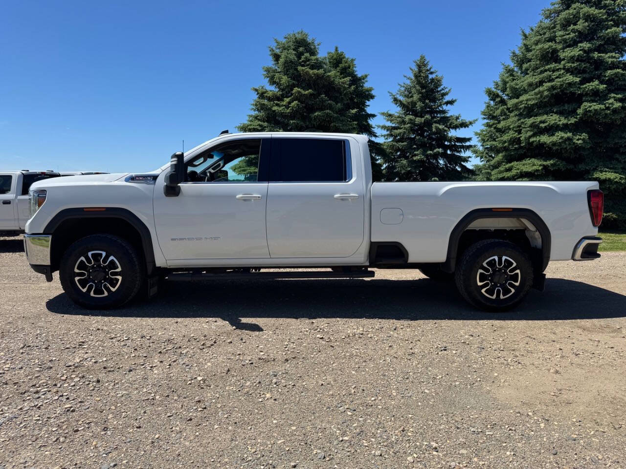 Used 2020 GMC Sierra 3500 SLE w/ Remote Start Package AWD/4WD image 5