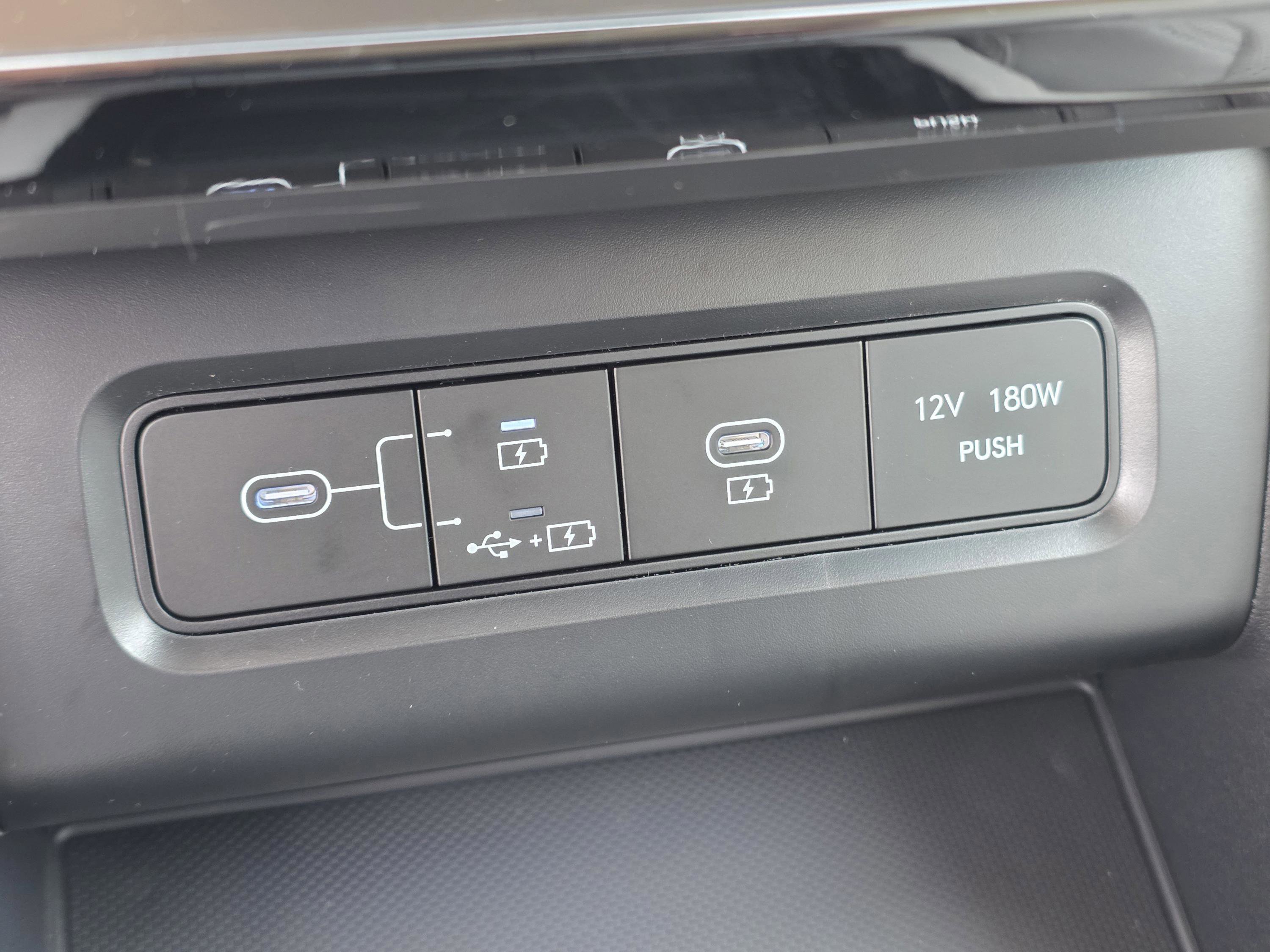 New 2026 Hyundai Tucson Limited image 36