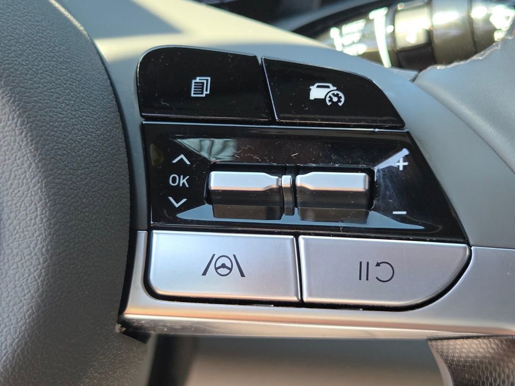 Used 2025 Hyundai Elantra Sport image 22