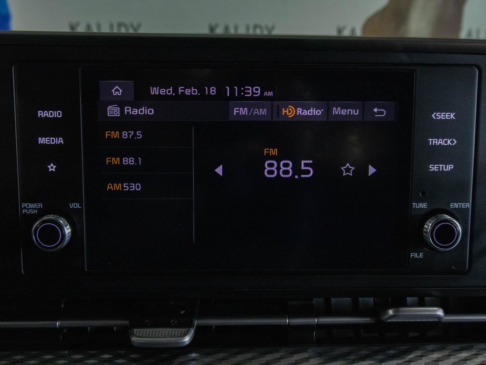 Used 2024 Kia Carnival LX image 8