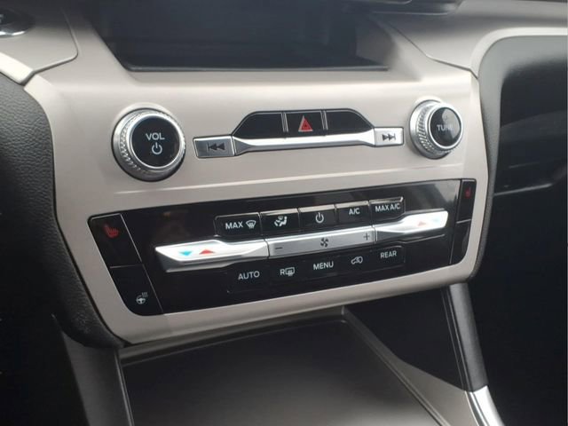 Used 2023 Ford Explorer XLT w/ Equipment Group 202A AWD/4WD image 16