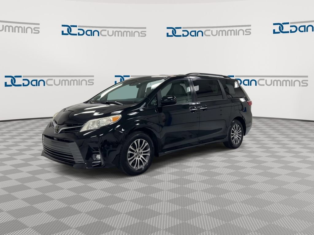 Used 2019 Toyota Sienna XLE image 4