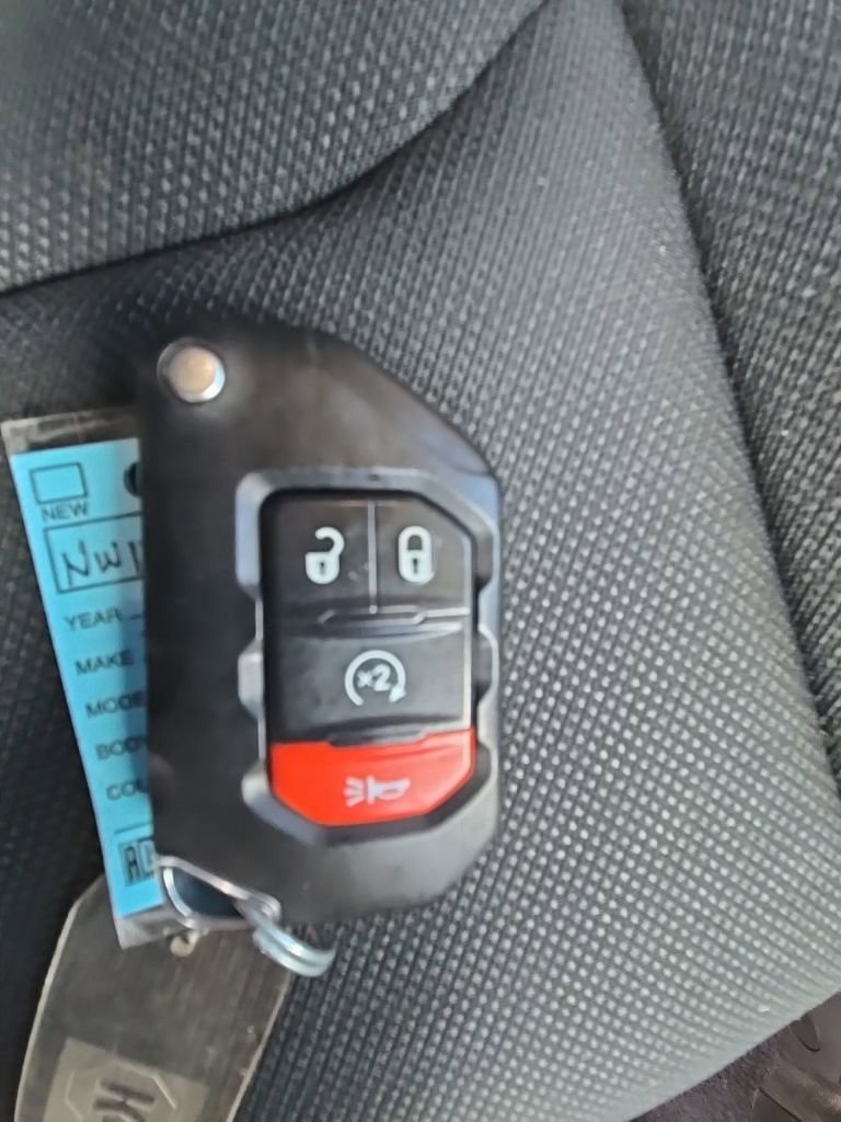 Used 2022 Jeep Wrangler Unlimited Sahara w/ Dual Top Group image 32