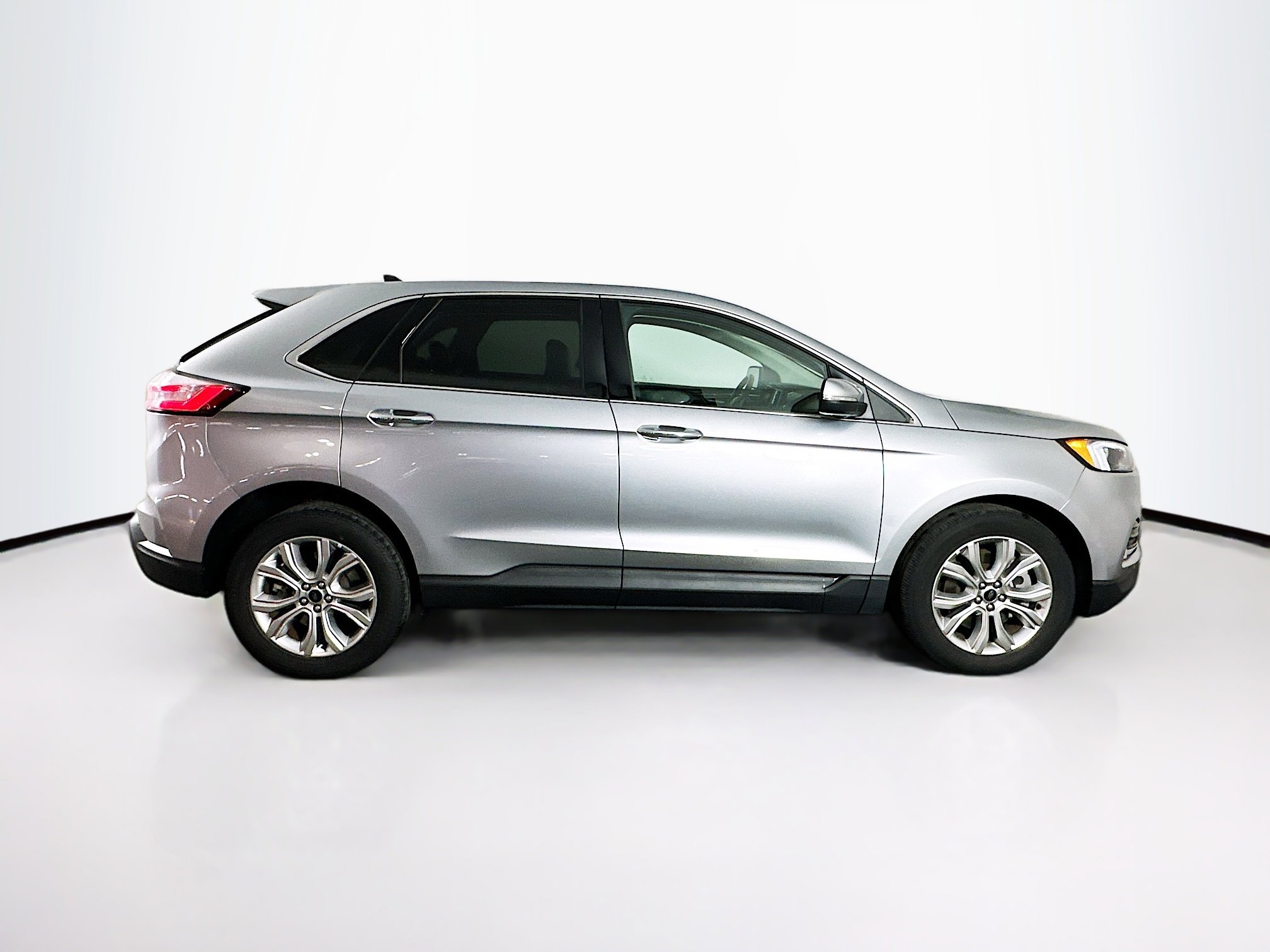 Used 2024 Ford Edge Titanium image 10