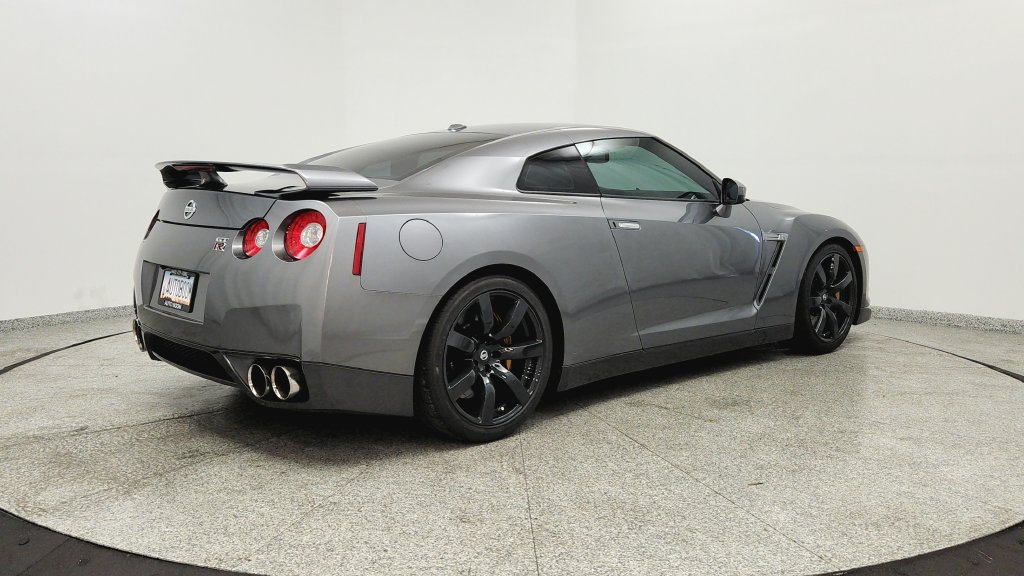 Used 2009 Nissan GT-R Premium AWD/4WD image 5
