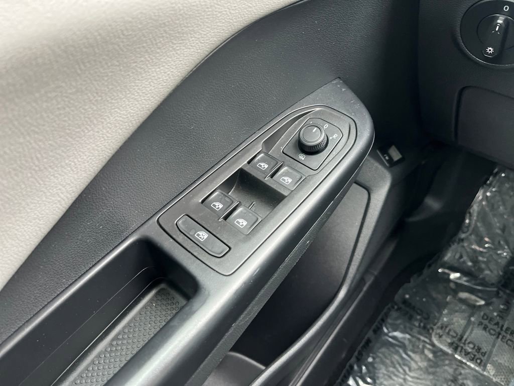 Certified 2023 Volkswagen Taos SE w/ Panoramic Sunroof Package image 25