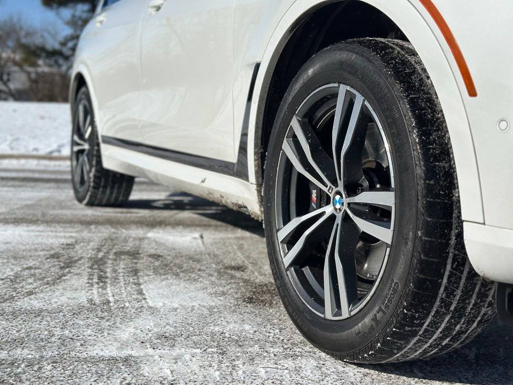 Used 2023 BMW X7 xDrive40i w/ M Sport Package image 9