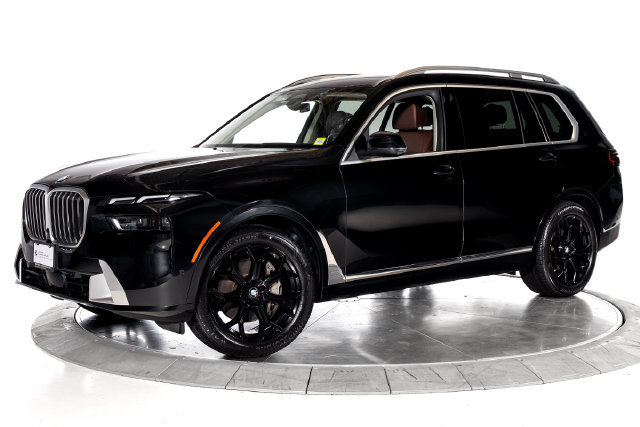 Used 2024 BMW X7 xDrive40i w/ Premium Package AWD/4WD image 1
