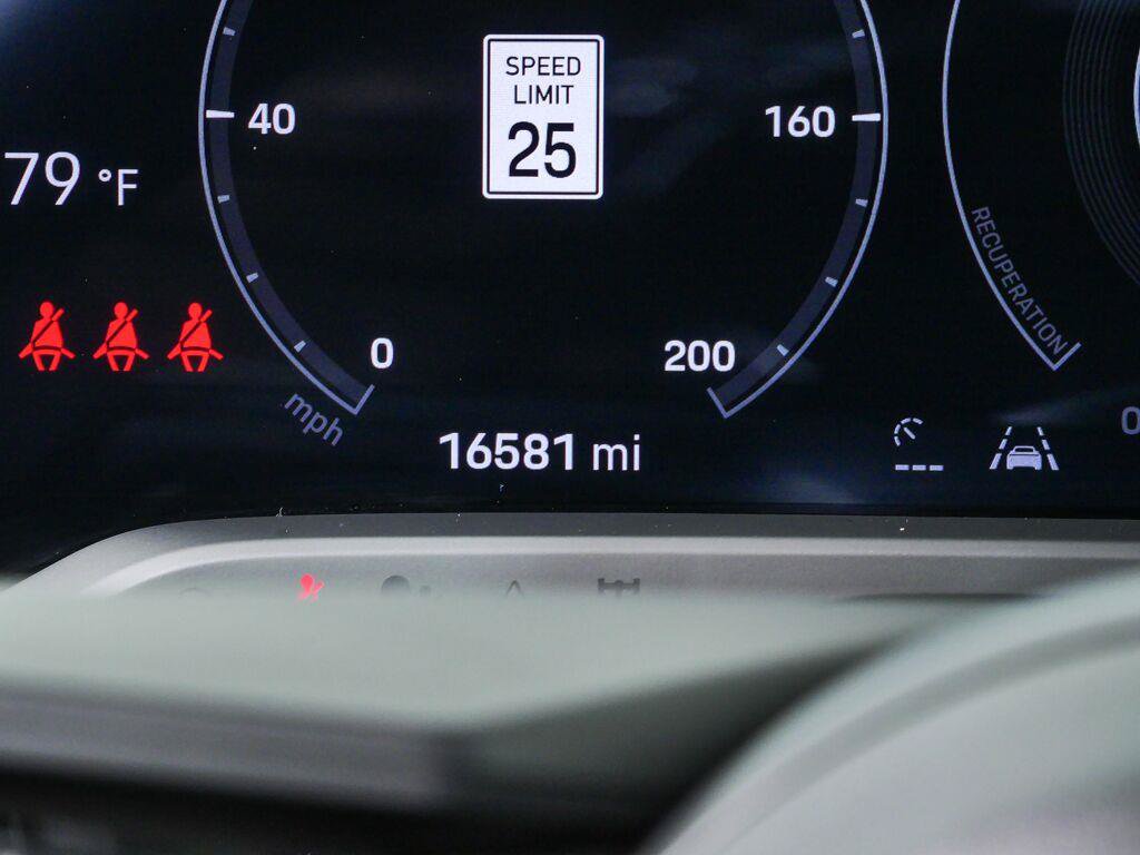 Certified 2023 Porsche Taycan RWD image 11