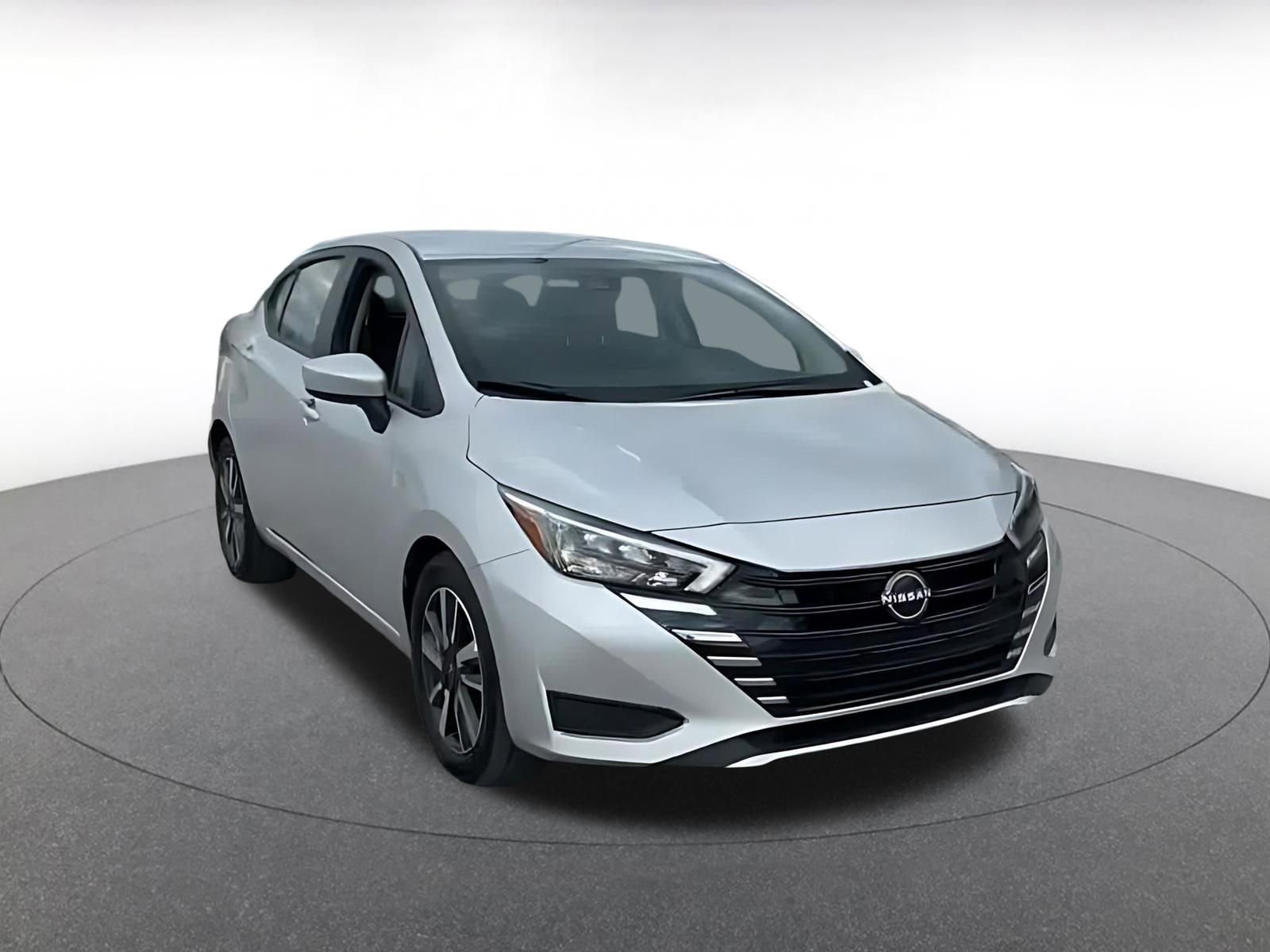 Used 2025 Nissan Versa SV FWD image 3