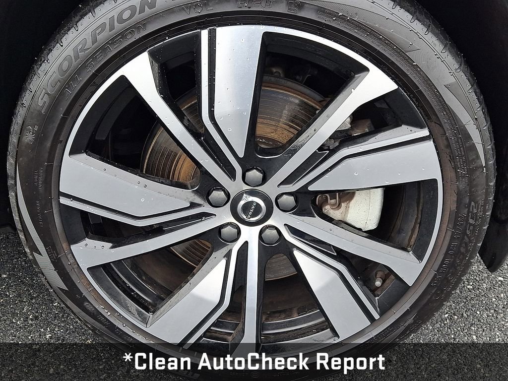 Used 2022 Volvo XC40 P8 Recharge Ultimate image 10