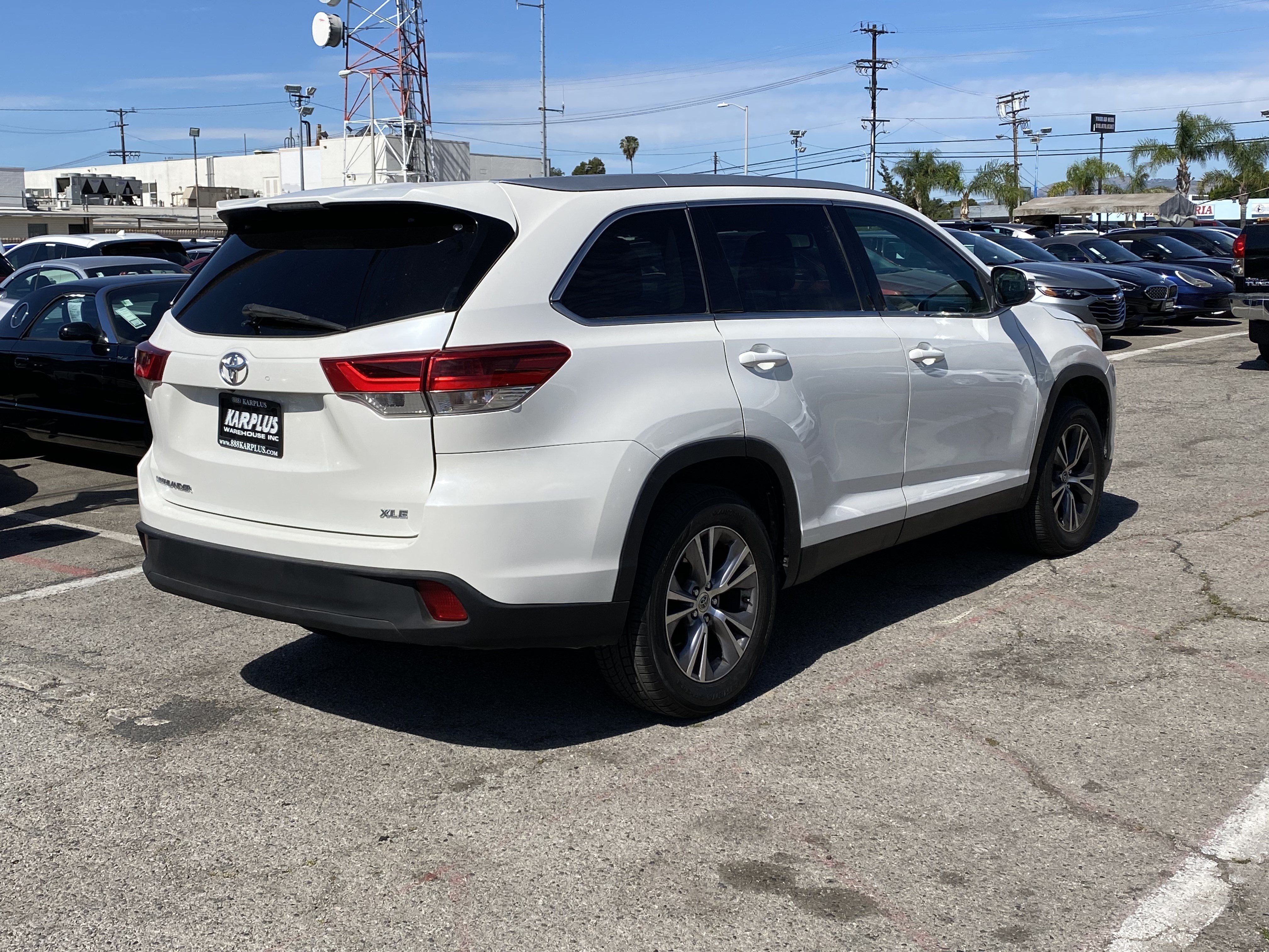Used 2019 Toyota Highlander XLE FWD image 8