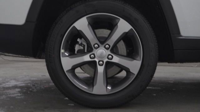 New 2025 Jeep Grand Cherokee L Limited w/ Luxury Tech Group II image 12