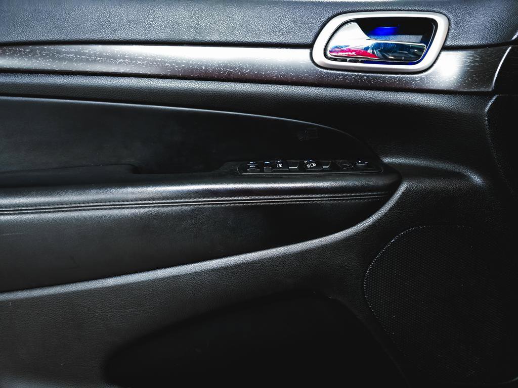 Used 2018 Jeep Grand Cherokee Altitude image 16