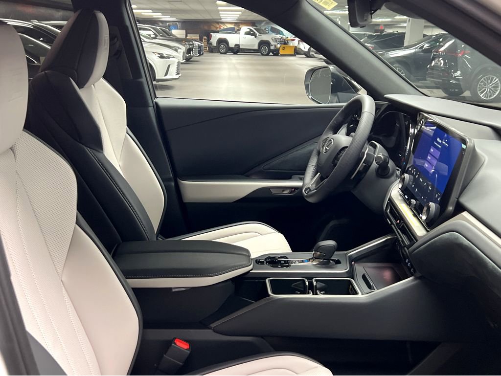 New 2026 Lexus TX 500h AWD w/ Technology Package image 27