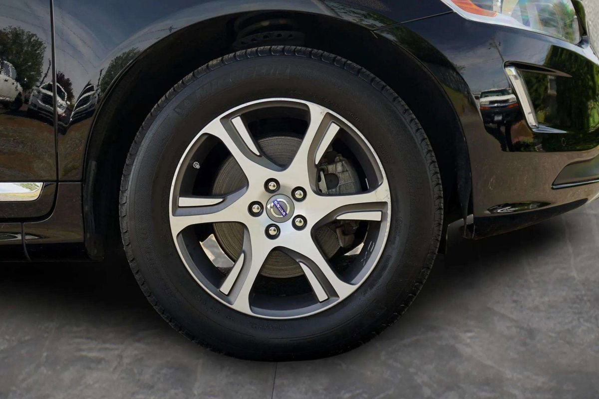 Used 2015 Volvo XC60 T6 Platinum AWD/4WD image 9