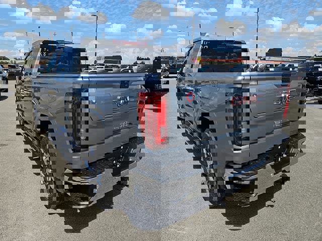 New 2026 GMC Sierra 1500 SLT image 3