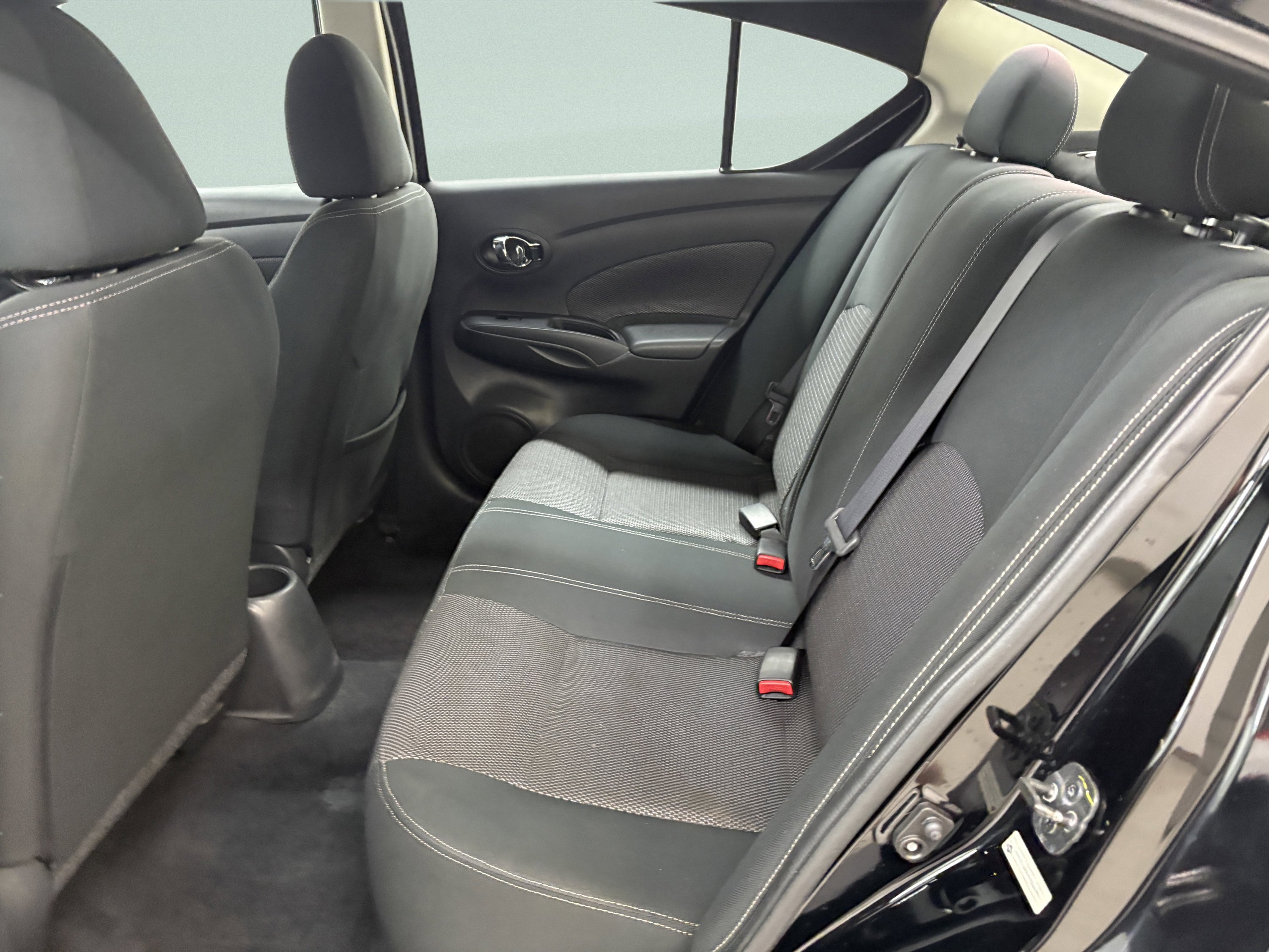 Used 2018 Nissan Versa SV w/ SV Special Edition Package image 12