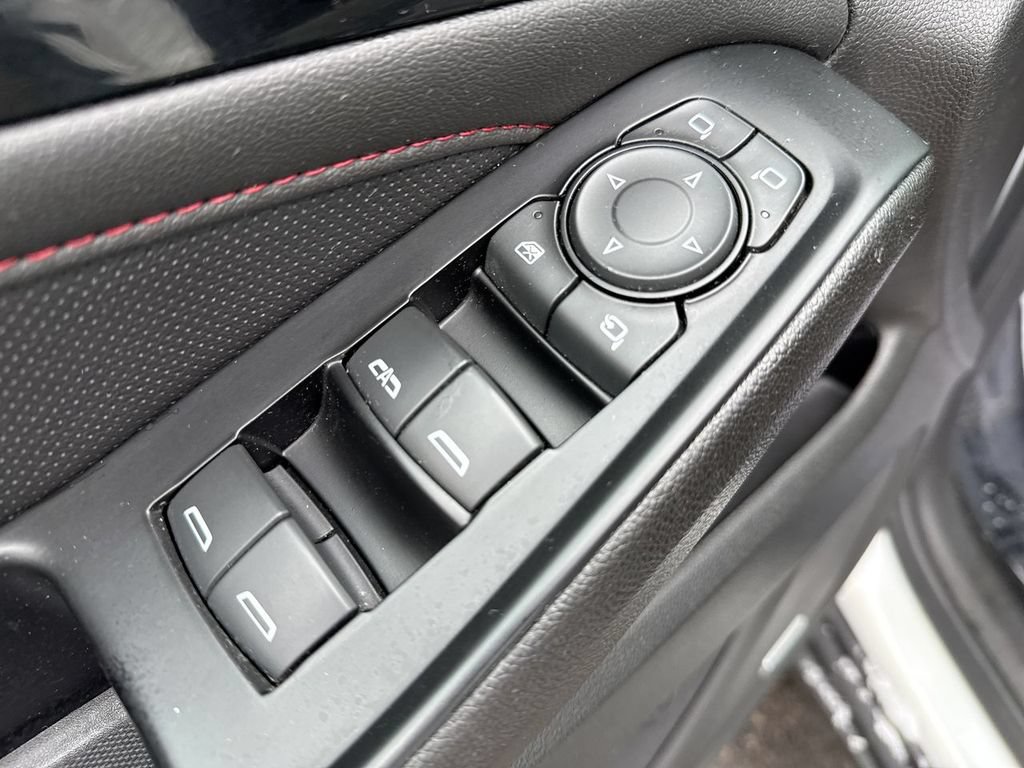 Used 2023 Chevrolet Traverse RS AWD/4WD image 13