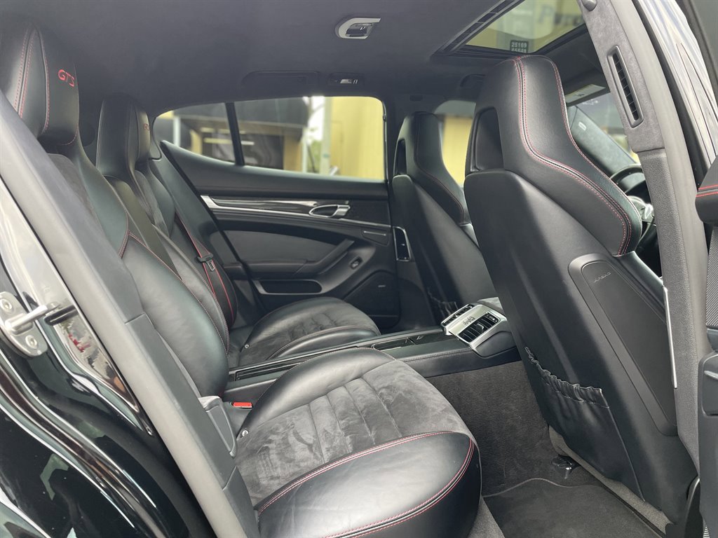 Used 2015 Porsche Panamera GTS image 26