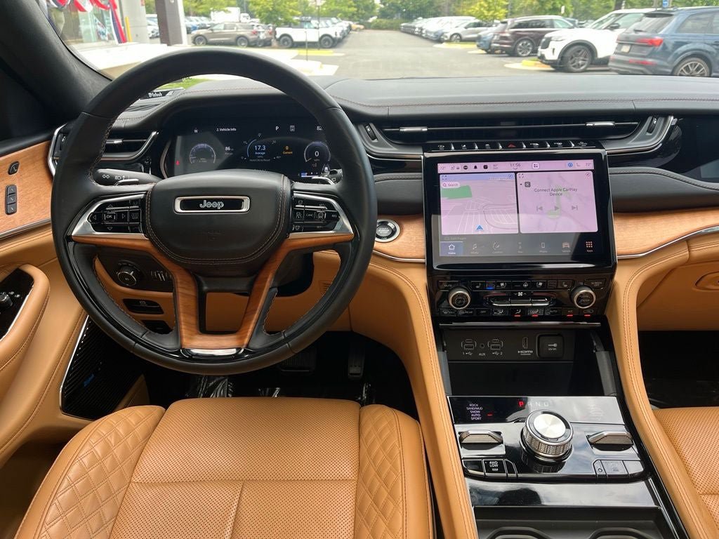 Used 2023 Jeep Grand Cherokee L Summit AWD/4WD image 17