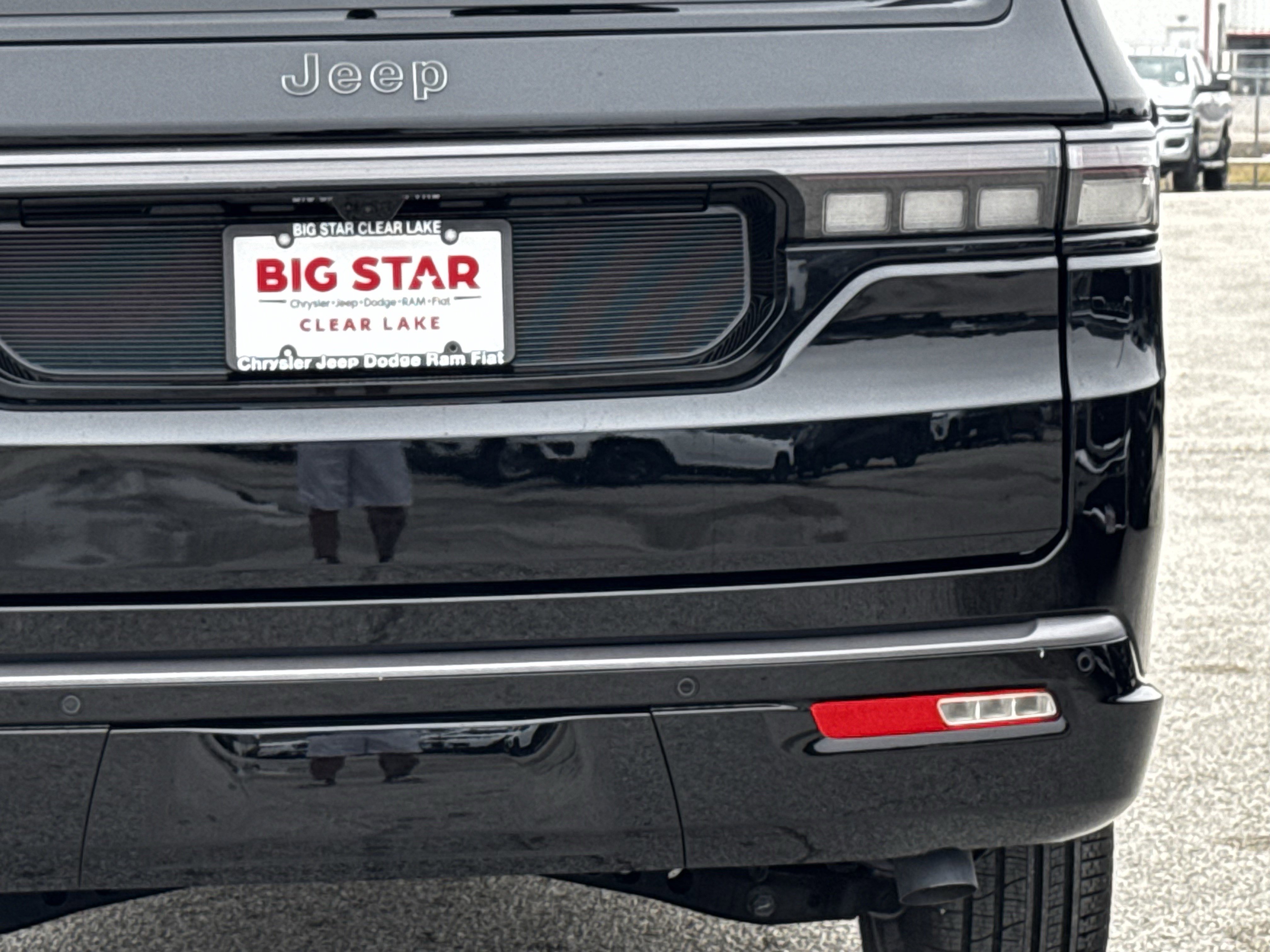 New 2026 Jeep Grand Wagoneer L Summit image 10