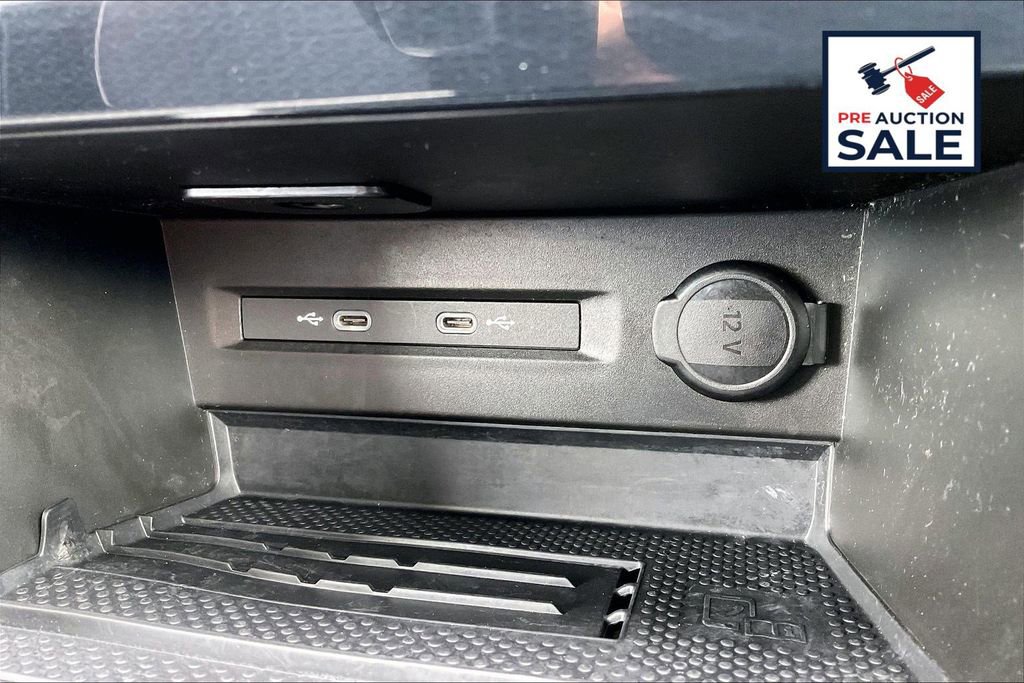 Used 2025 Volkswagen Taos SE FWD image 33