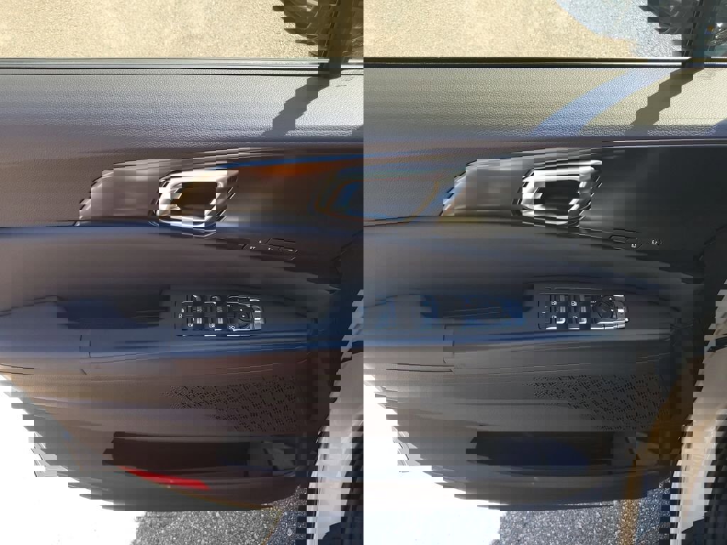 New 2026 Kia Carnival SX w/ SX Dark Edition Package FWD image 21