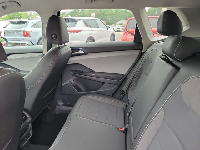 Used 2024 Volkswagen Taos SE FWD image 28