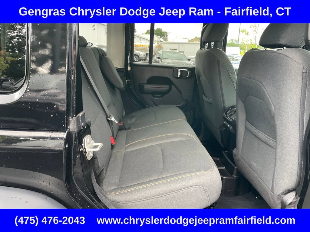 Used 2024 Jeep Wrangler Unlimited AWD/4WD image 26