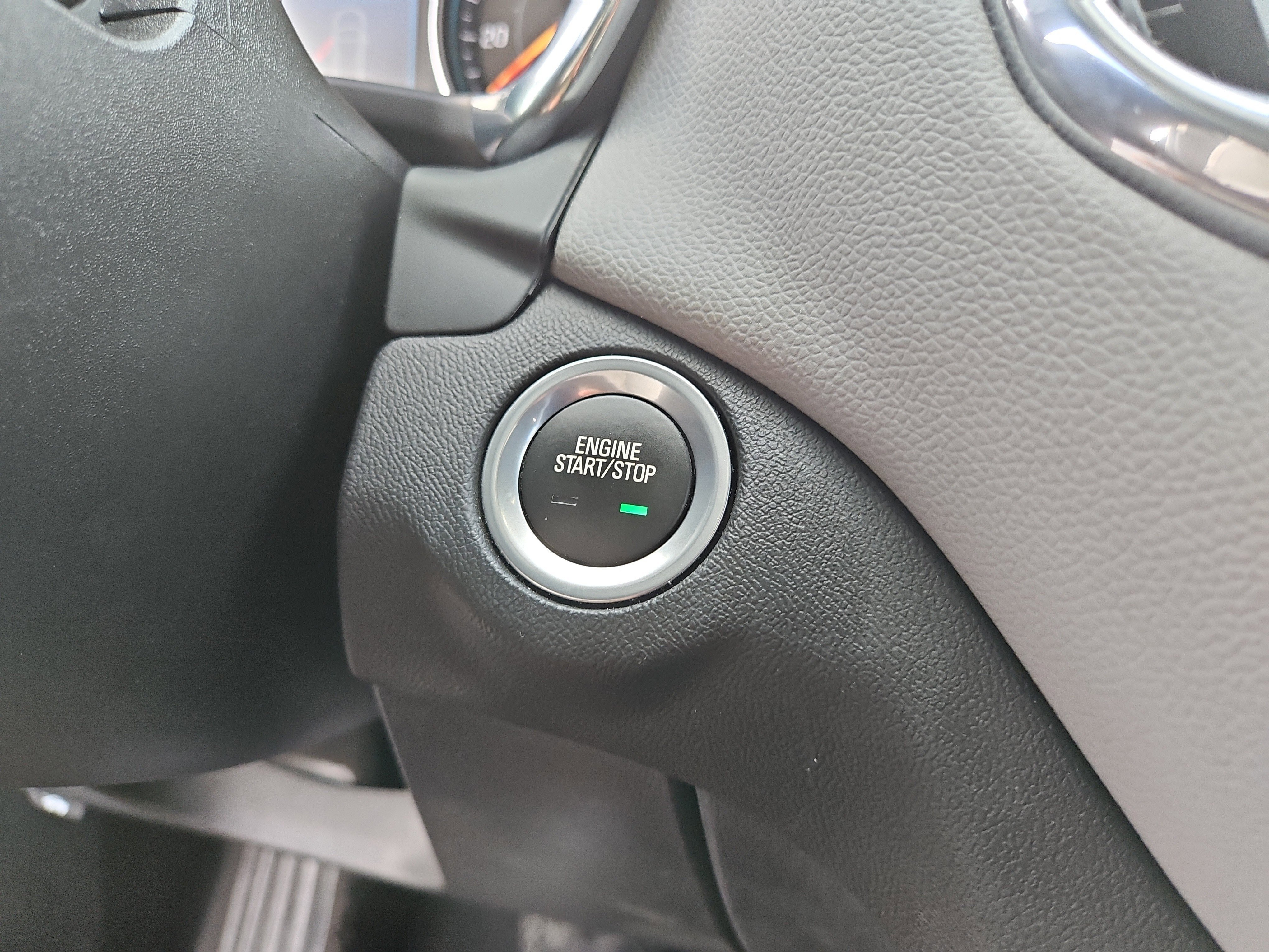 Used 2024 Chevrolet Equinox LS w/ LS Convenience Package FWD image 28