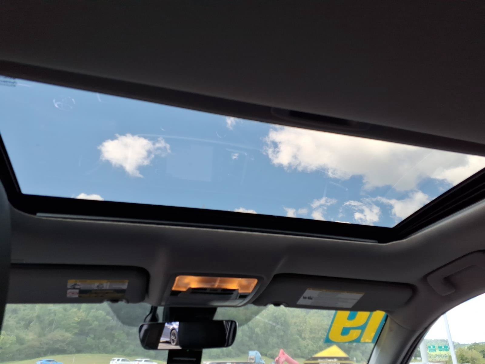 Used 2019 Toyota Highlander XLE AWD/4WD image 35