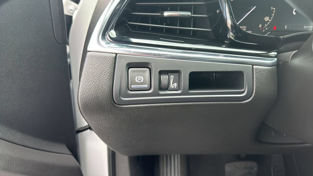 Used 2021 Cadillac XT6 Luxury FWD image 31