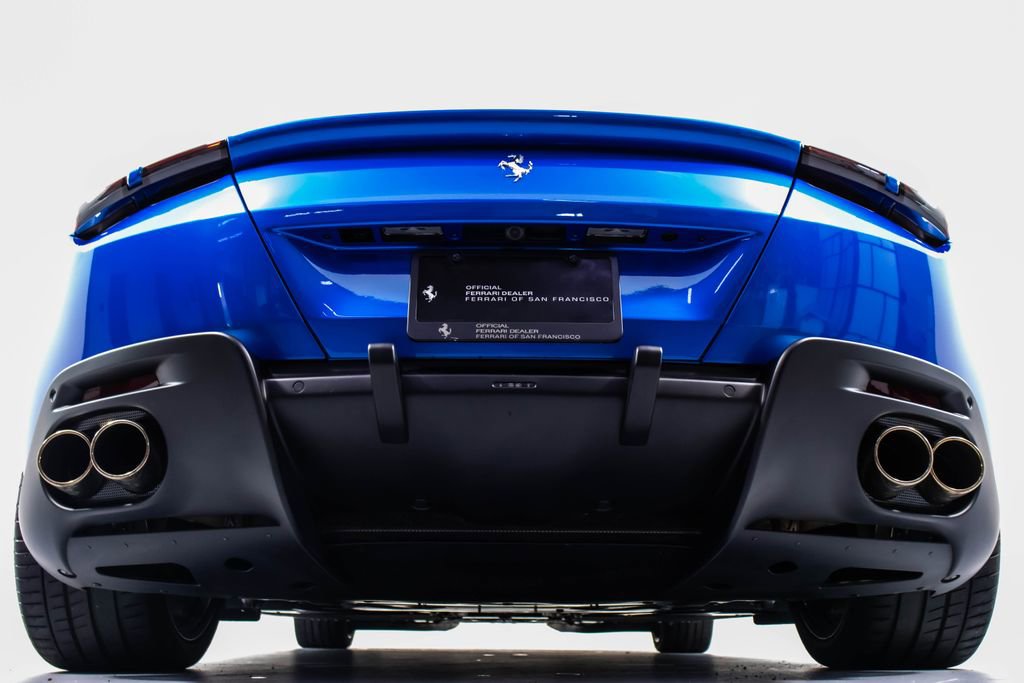 Certified 2025 Ferrari Roma Spider RWD image 23